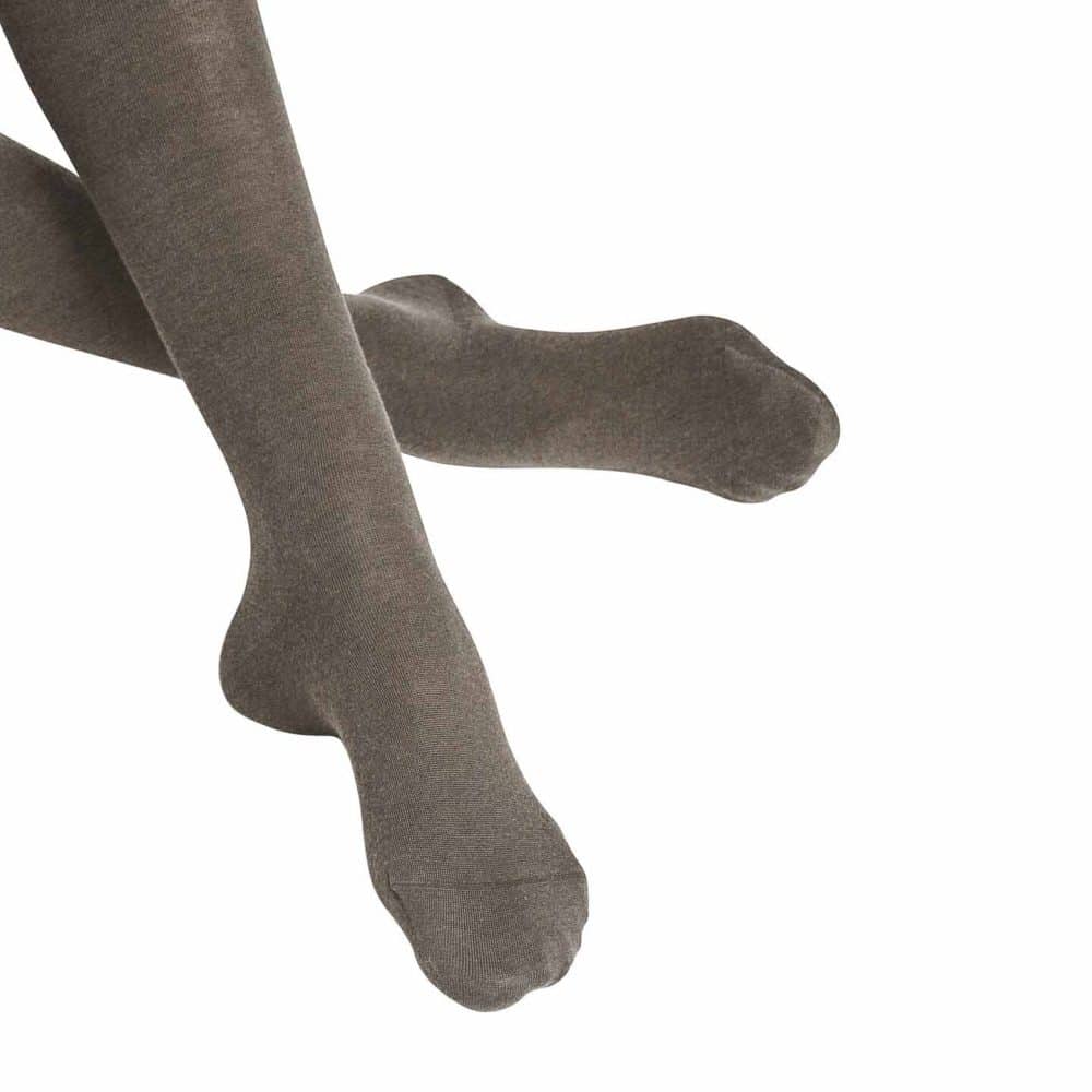 Falke Softmerino overknee strumpor pebble, detalj av foten