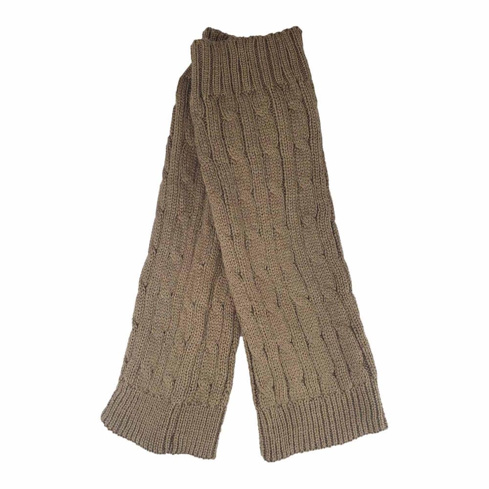 BOOM legwarmers Cozy Taupe. ljusbruna benvärmare med flätat mönster