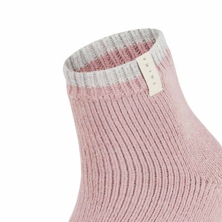 FALKE Cosy Plush rosewater, varma strumpor i färgen rosa med alpackaull och låg skaft